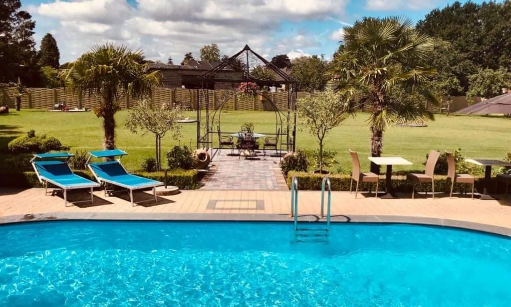 B&B Casa Roman & Vakantiewoning Voor 1 Pers Tot Max 32 Personen Zonhoven Eksteriør billede